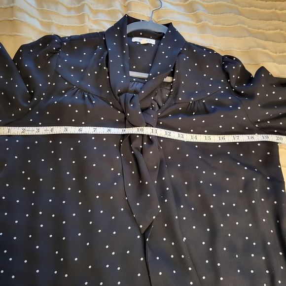 Gilli Women’s Black White Polka Dot Tie Front Blouse Size S Chic - Picture 5 of 6